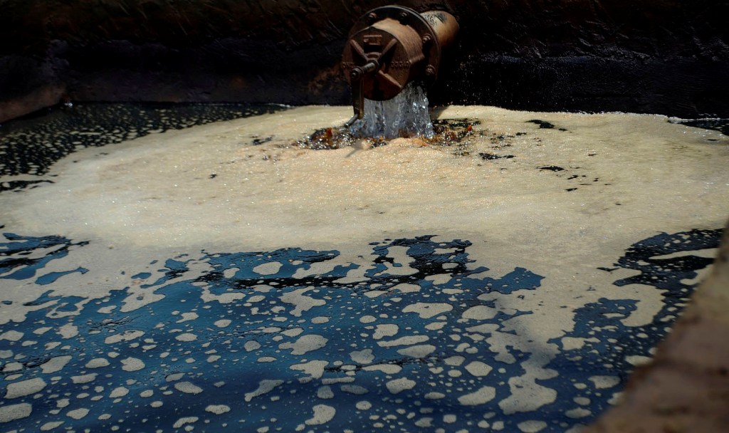 ۱۰ سال نشت‌ بنزین به منابع آب و خاک ‌روستا